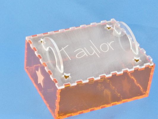 与新年吉祥物“福马”创意结合