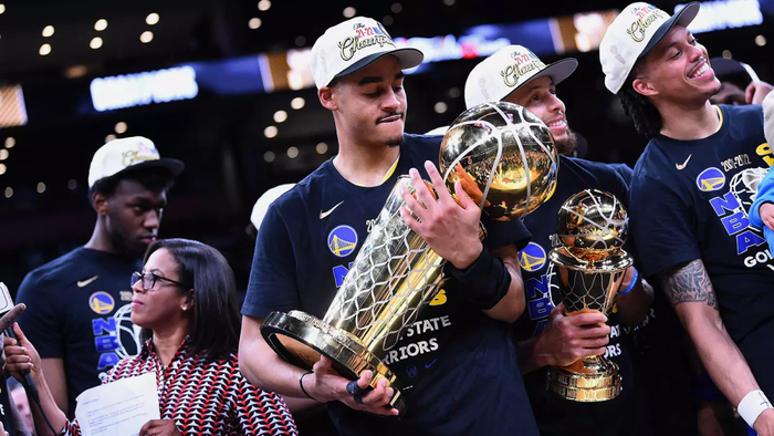 库明加季后赛表现或成老鹰关键变量 14连胜背后