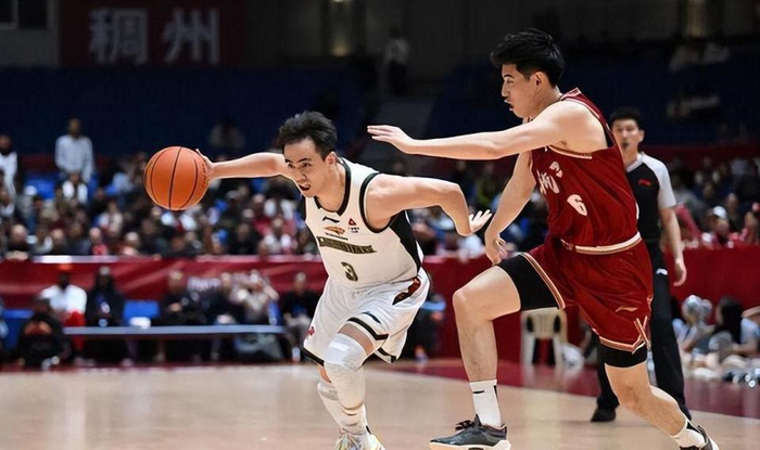 浙江队逆转辽宁队取四连胜 三大国产后卫三分球