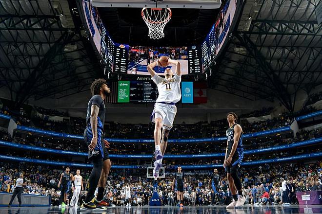 独行侠逆转湖人终结三连败 海斯砍23分创赛季新