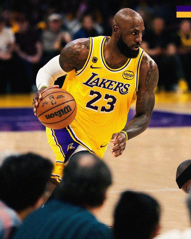 勒布朗·詹姆斯单核带队湖人首战击败火箭