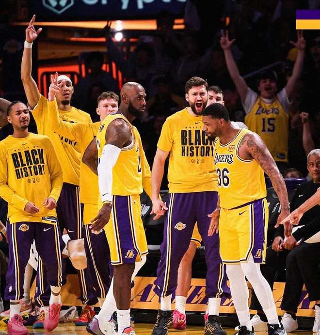 勒布朗·詹姆斯单核带队湖人首战击败火箭